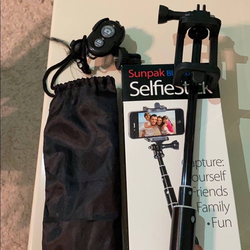 Black Selfie Stick - Picture 3 of 3